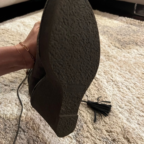 Yves Saint Laurent Platform Shearling knee high lace up boots - size 36 - Picture 4 of 8